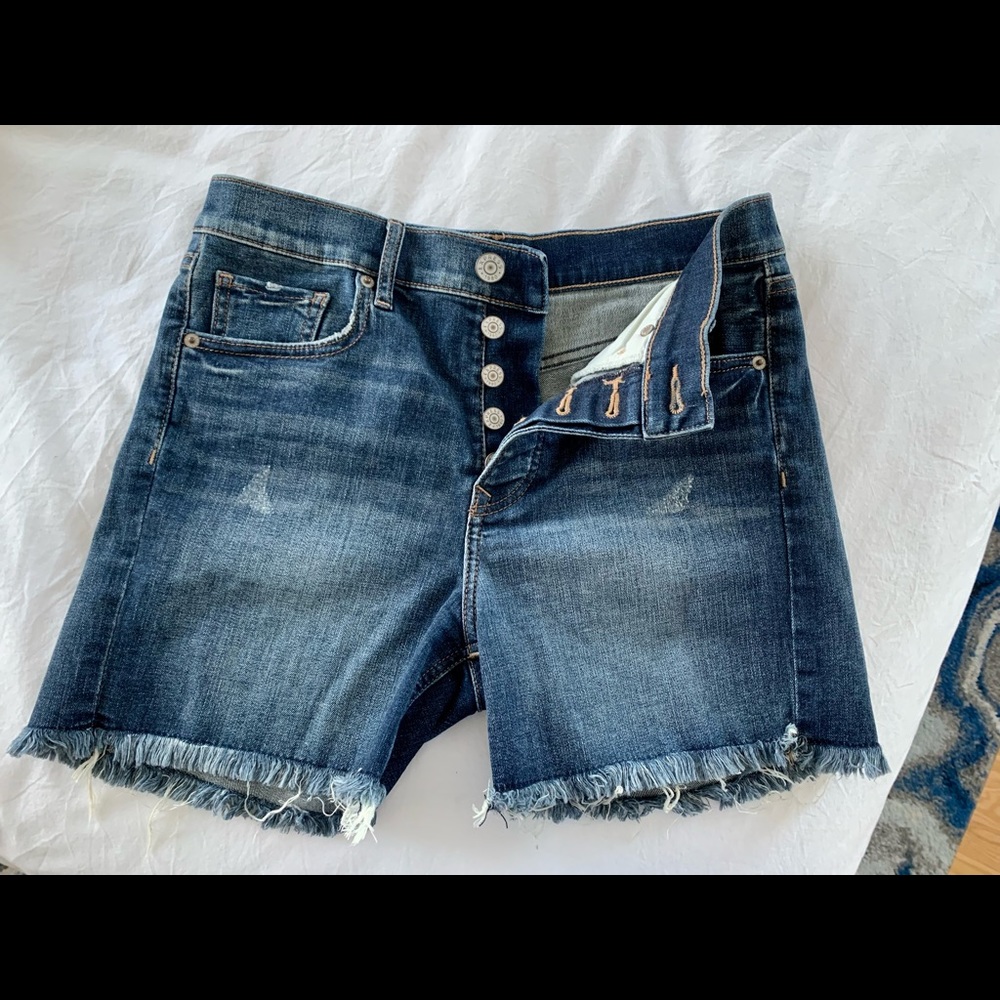 PERFECT Express button up medium wash DENIM SHORTS with frayed crop